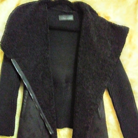 Blank NYC Jackets & Blazers - Sm)BlankNYC Black Knit/ Suede Motto Jkt
